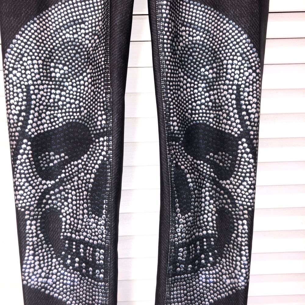 Zara Terez workout skull leggings